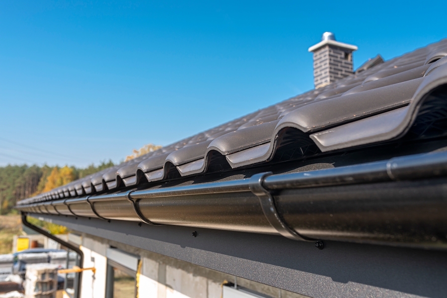 Half-round gutter installation